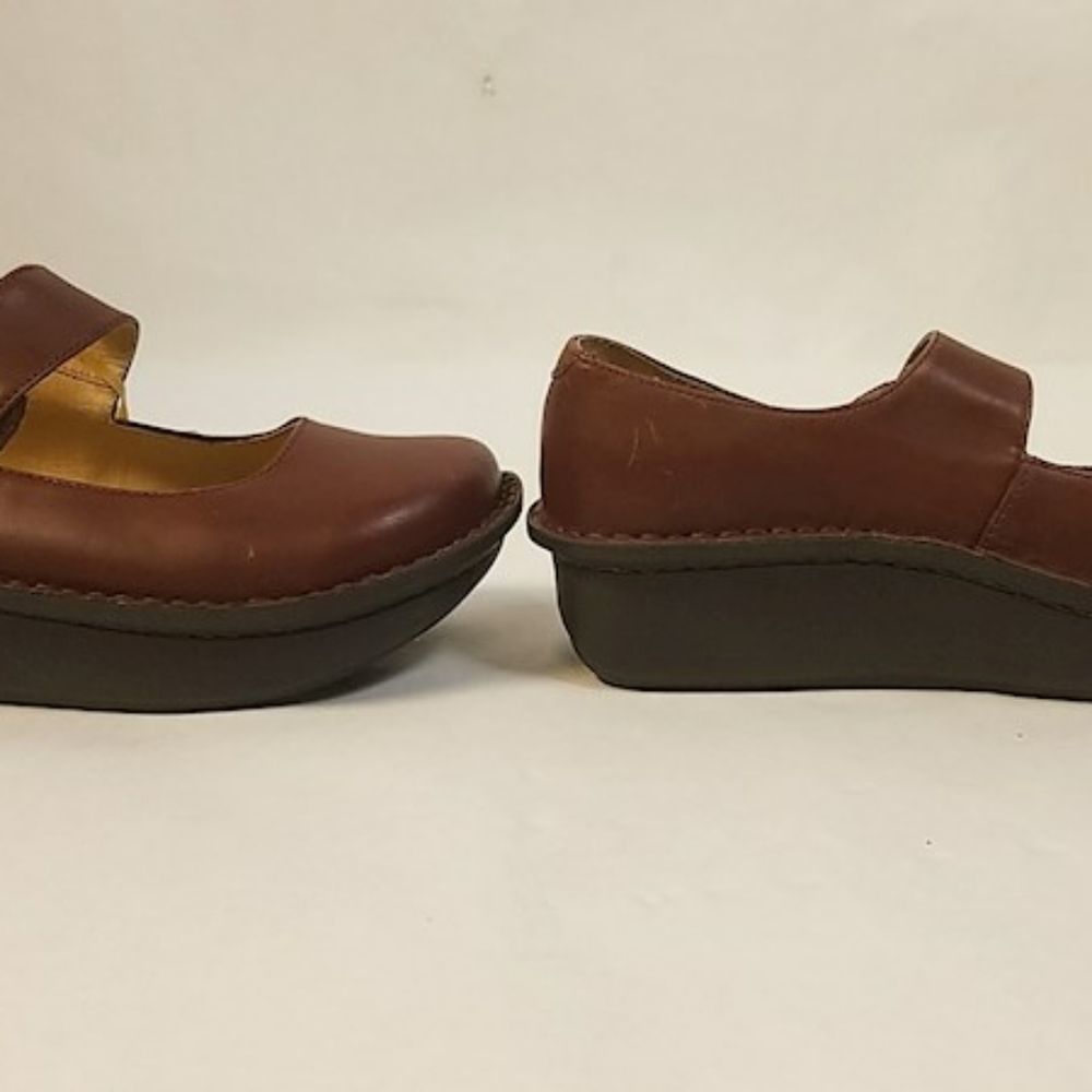 Women's Alegria Brown Leather Clogs - Picture 7 of 8